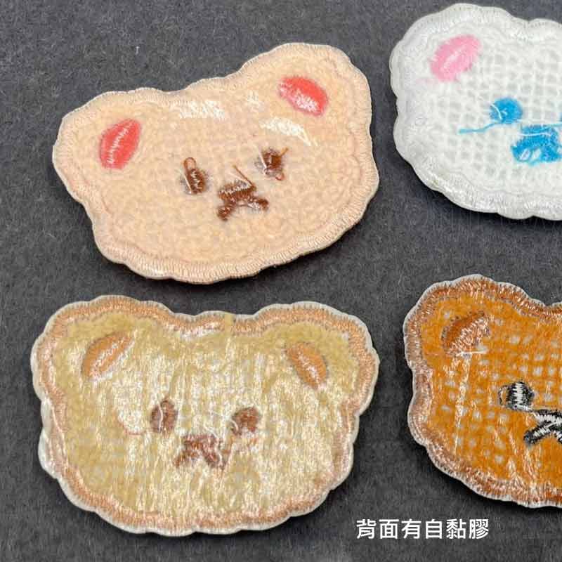 背面有自黏膠